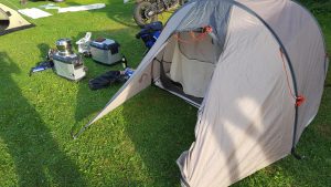 Zelt für den Abend aufgebaut